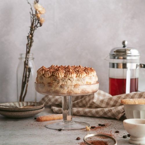 Almond meringue peach cake